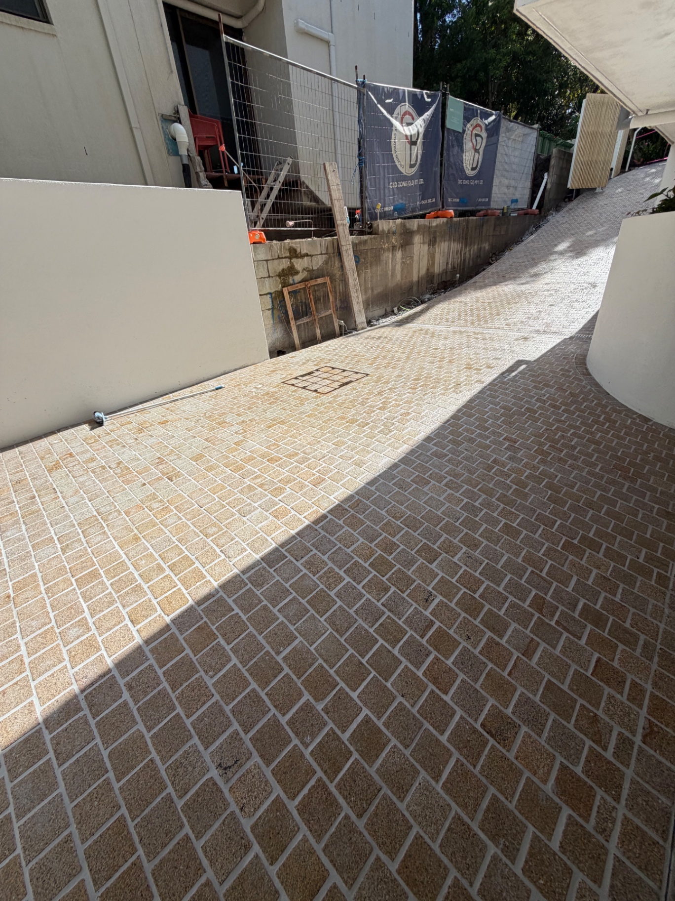 Cobbled garage entry — Noosa Heads
