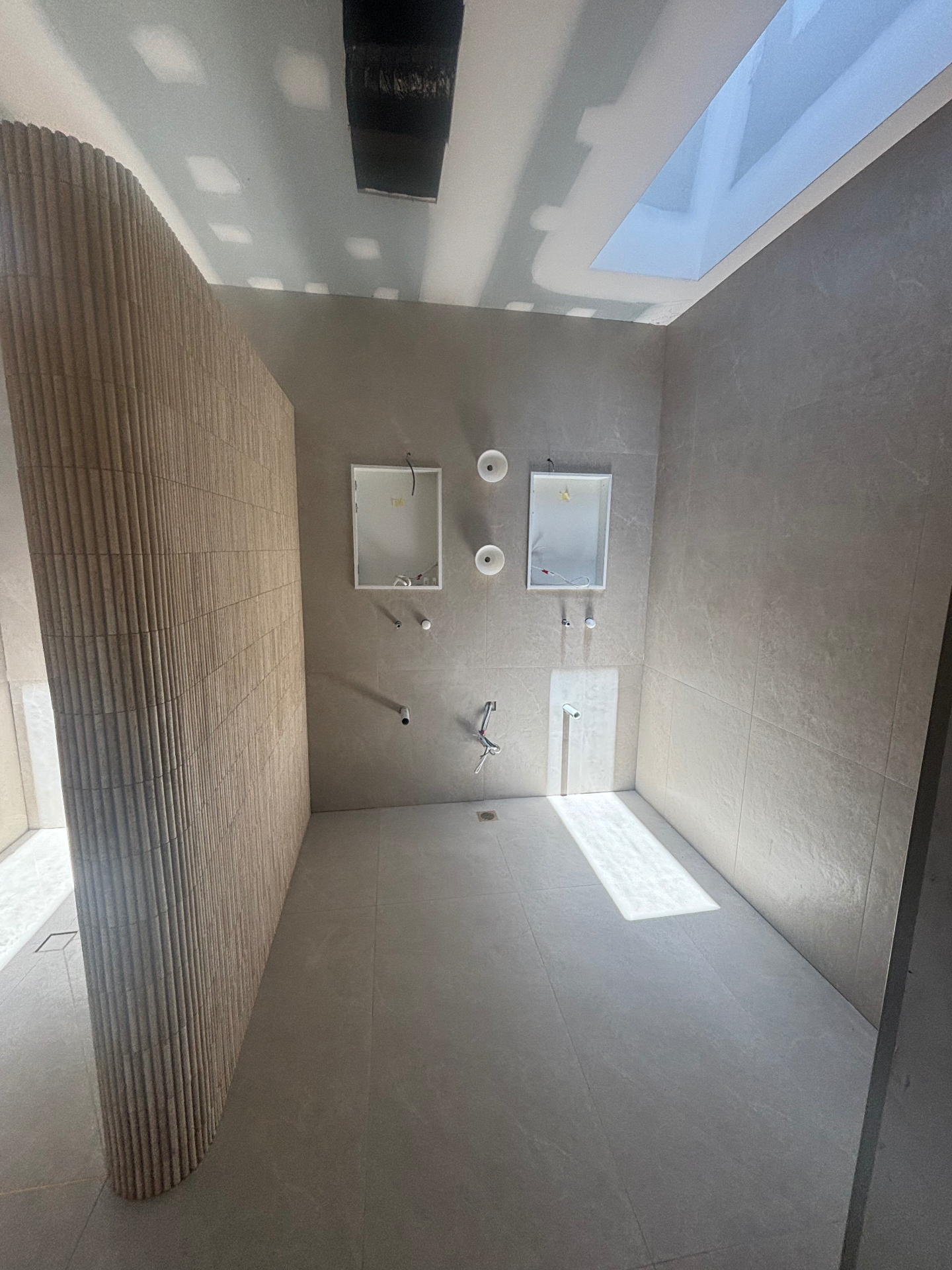Bathroom feature wall